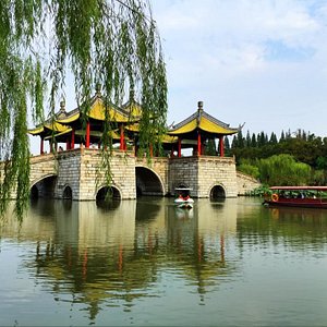 A scenic view of Yangzhou Xianhesi