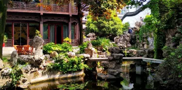 A scenic view of Yangzhou Xiaopangu