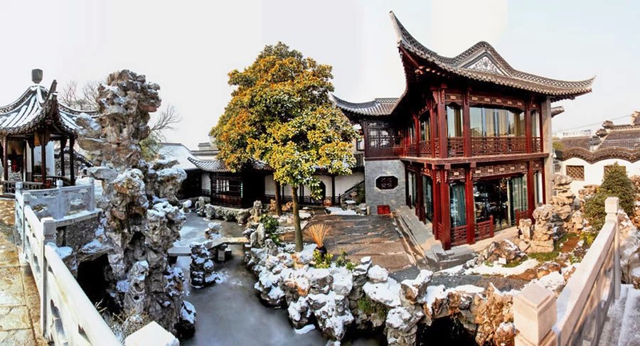 A scenic view of Yangzhou Xiaopangu