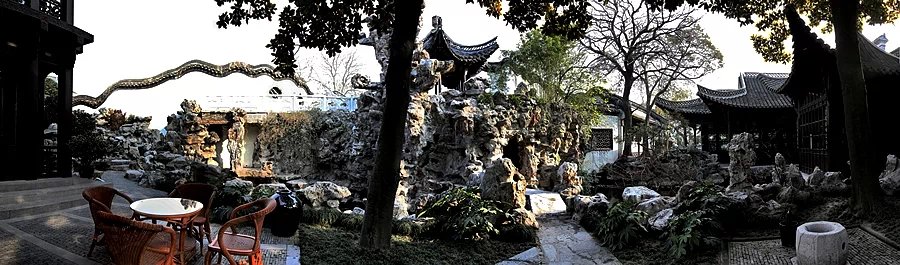 A scenic view of Yangzhou Xiaopangu