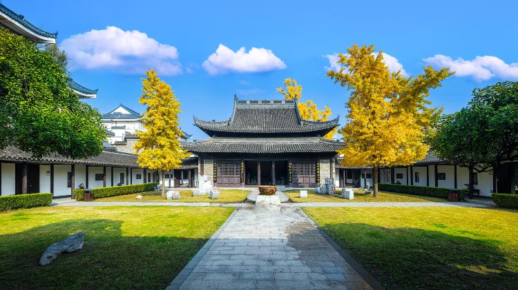 A scenic view of Yangzhou Xifangsi Dadian