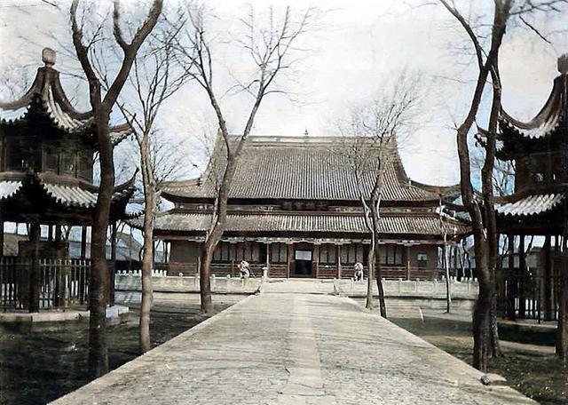 A scenic view of Yangzhou Xifangsi Dadian