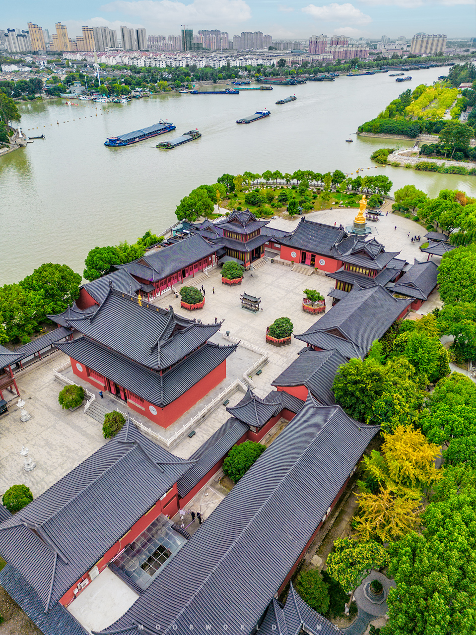 A scenic view of Yangzhou Yuchengyi