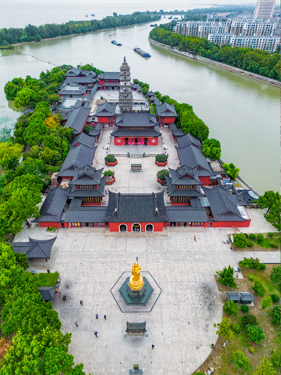 A scenic view of Yangzhou Yuchengyi