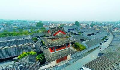 A scenic view of Yangzhou Yuchengyi