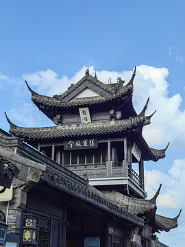 A scenic view of Yangzhou Yuchengyi