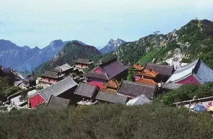 A scenic view of Yantai Cunliji Chengzhi Ji Muqun