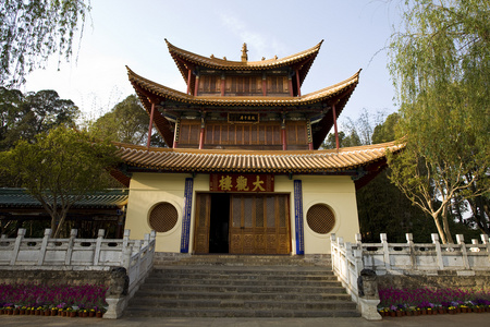 A scenic view of Yibin Daguanlou