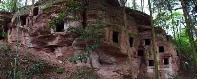 A scenic view of Yibin Huangsan Yamuqun