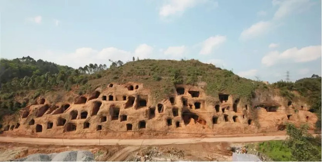 A scenic view of Yibin Huangsan Yamuqun