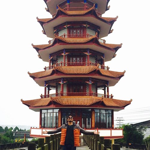A scenic view of Yibin Jiuzhouta