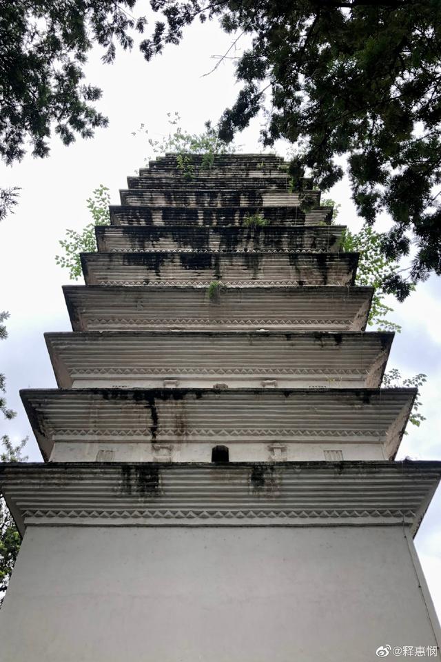 A scenic view of Yibin Jiuzhouta