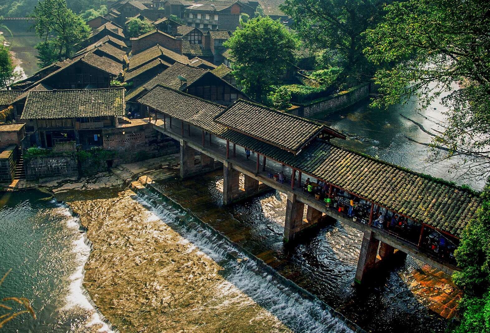 A scenic view of Yibin Pingshan Longshi Shanzhuang