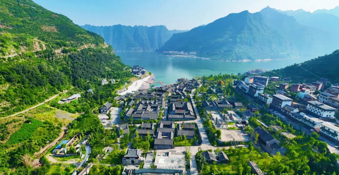 A scenic view of Yibin Pingshan Longshi Shanzhuang