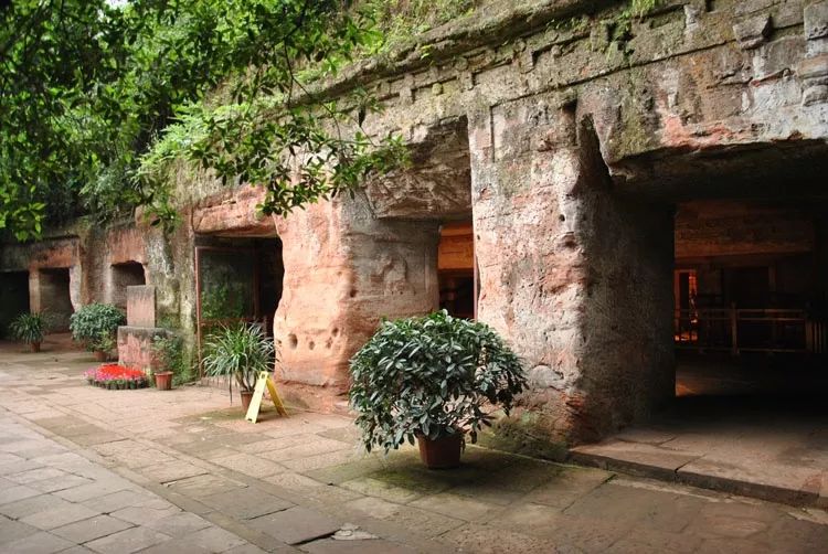 A scenic view of Yibin Shichengshan Yamuqun