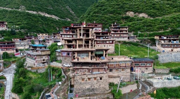 Cultural and Culinary Delights Await at Yibin Xijiashan Minju