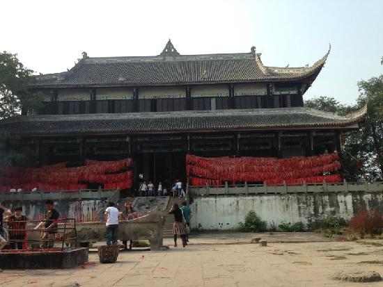 A scenic view of Yibin Xuanluodian