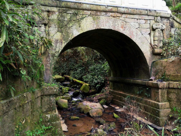 Experience Tranquility at Yichun Fengquqiao: A Must-Visit Spot in Jiangxi