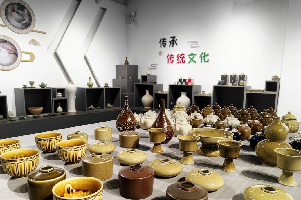 A scenic view of Yichun Hongzhou Yao Yizhi