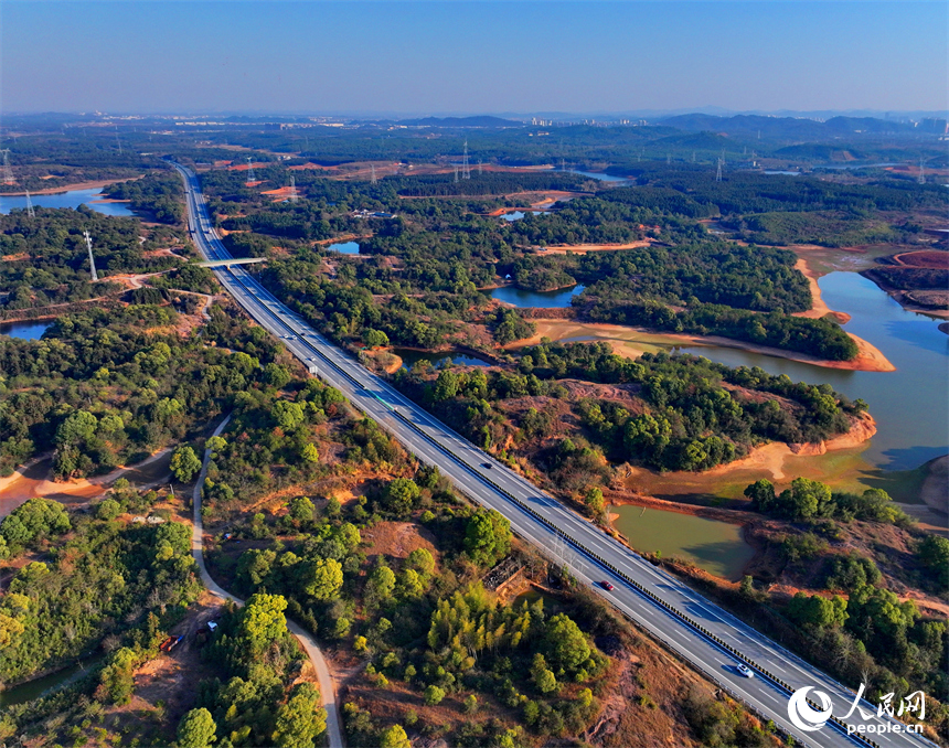 A scenic view of Yichun Mingshuiqiao