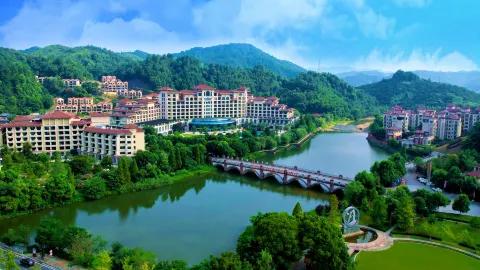 A scenic view of Yichun Mingshuiqiao