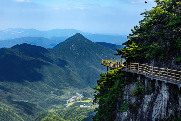 A Journey Through Yichun Mingshuiqiao: Scenic Wonders Await