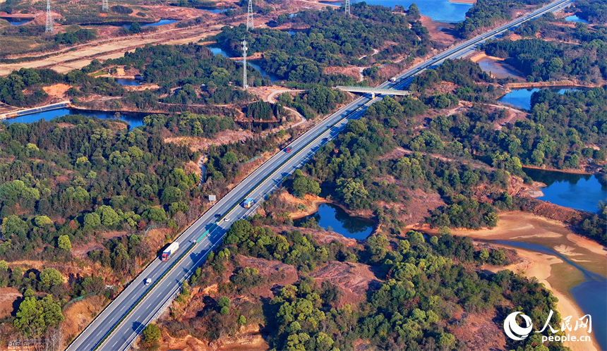 A scenic view of Yichun Mingshuiqiao
