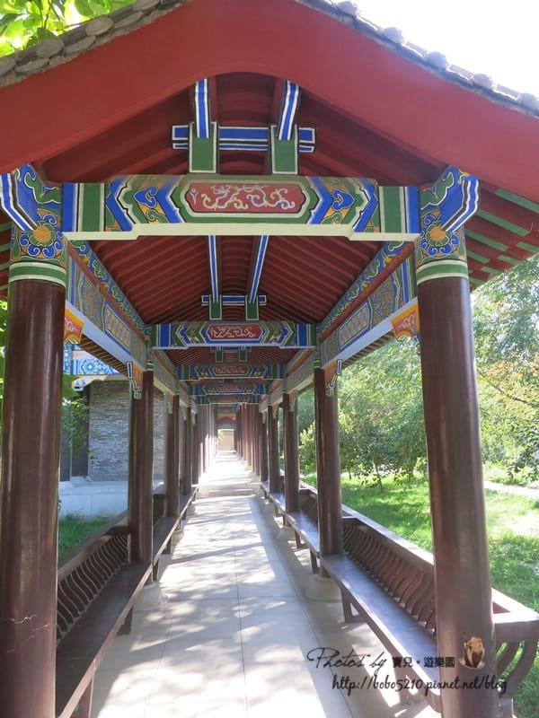 A scenic view of Yili Huiyuan Xin Lao Gucheng Yizhi