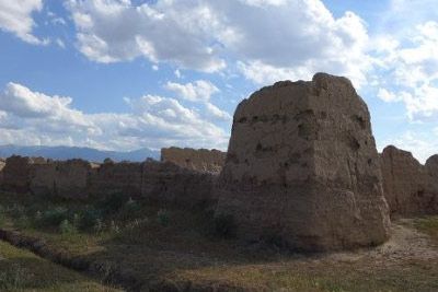 A scenic view of Yili Qingdai Kalun Yizhi