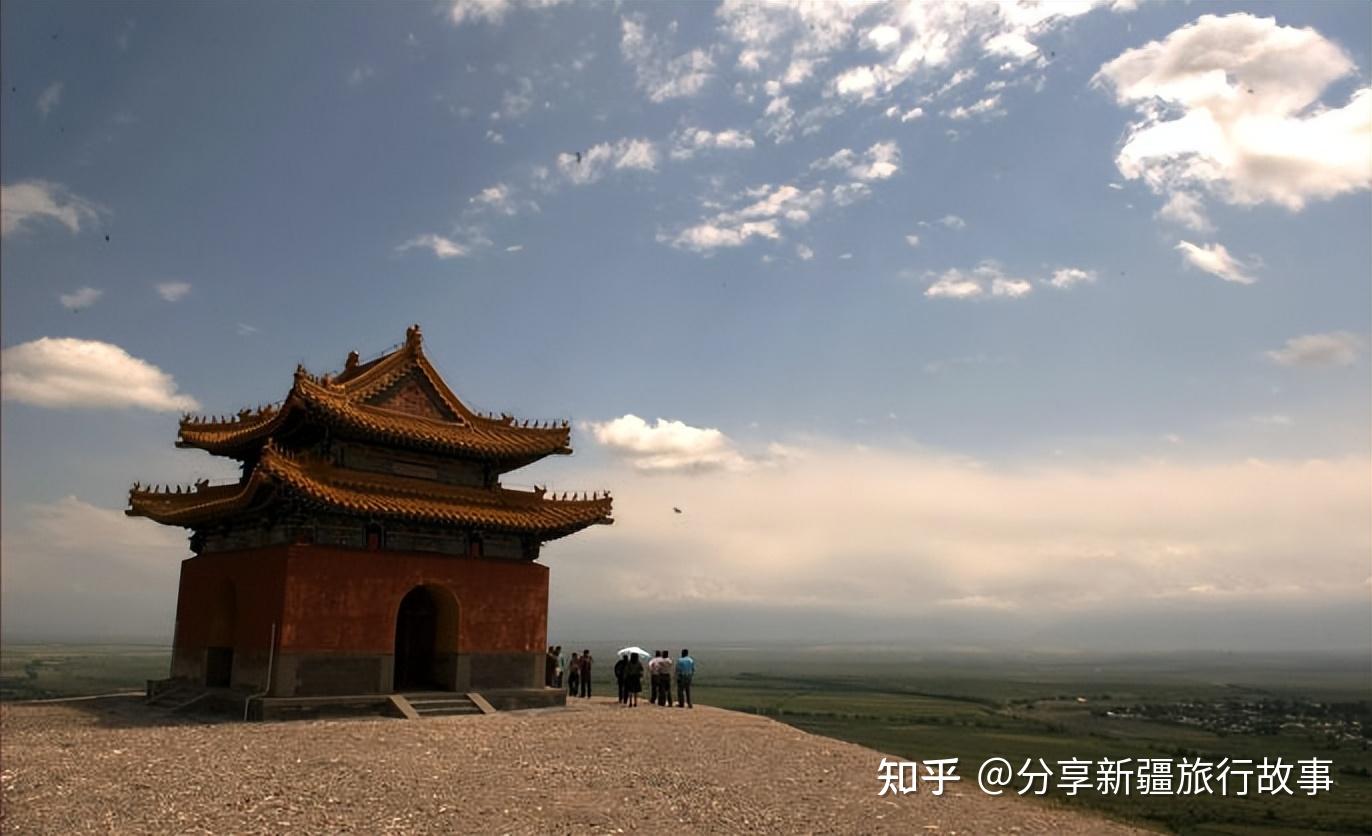 A scenic view of Yili Zhaosu Shengyou Miao