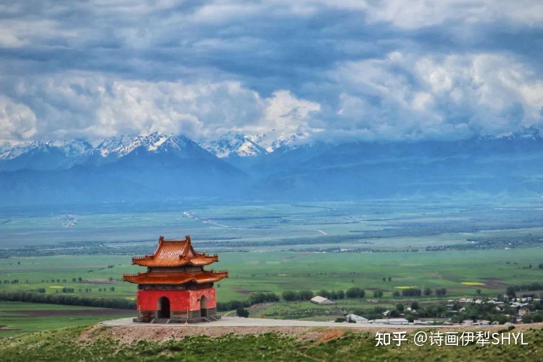 A scenic view of Yili Zhaosu Shengyou Miao