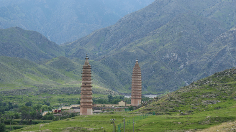 A scenic view of Yinchuan Baisikou Shuangta