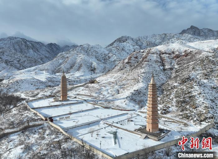 A scenic view of Yinchuan Baisikou Shuangta