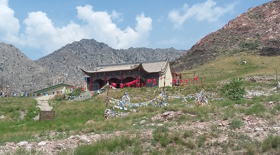 A scenic view of Yinchuan Baisikou Shuangta