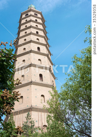 A scenic view of Yinchuan Chengtiansi Ta