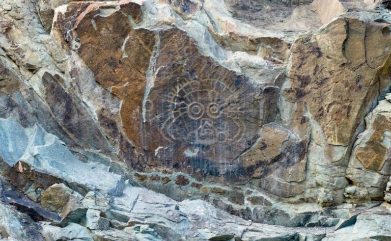 Yinchuan Helanshan Yanhua: Where Natural Beauty Meets Cultural Heritage