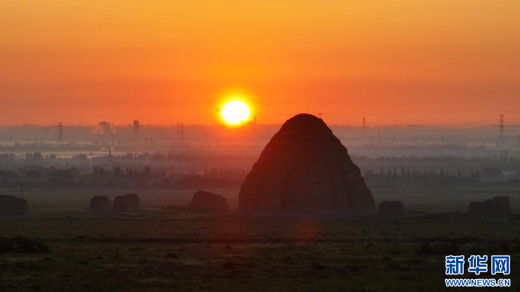 A scenic view of Yinchuan Xixialing