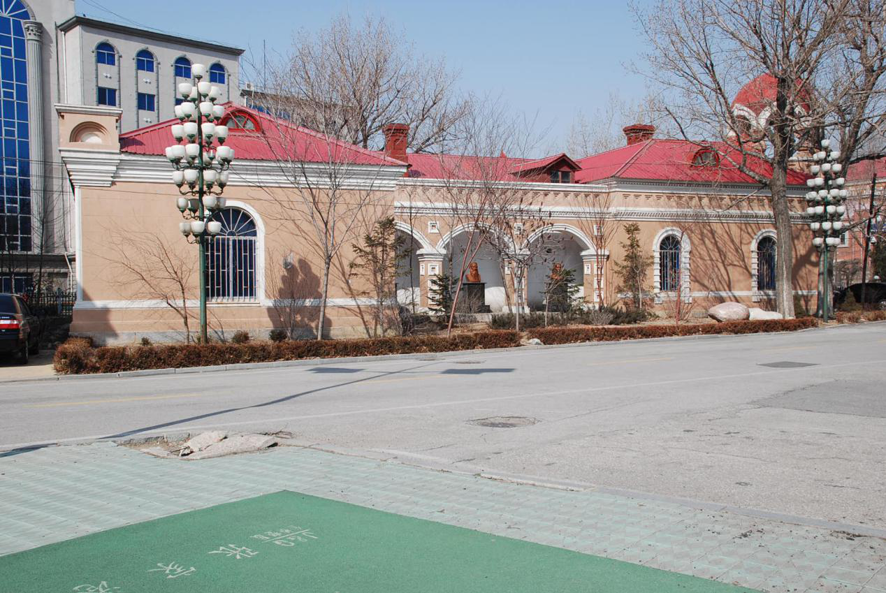 A scenic view of Yingkou Eguo Lingshiguan Jiuzhi
