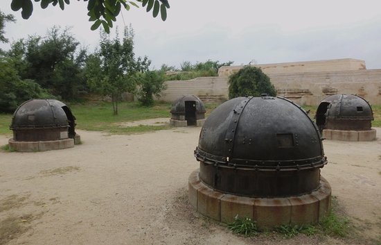 A scenic view of Yingkou Xipaotai Yizhi