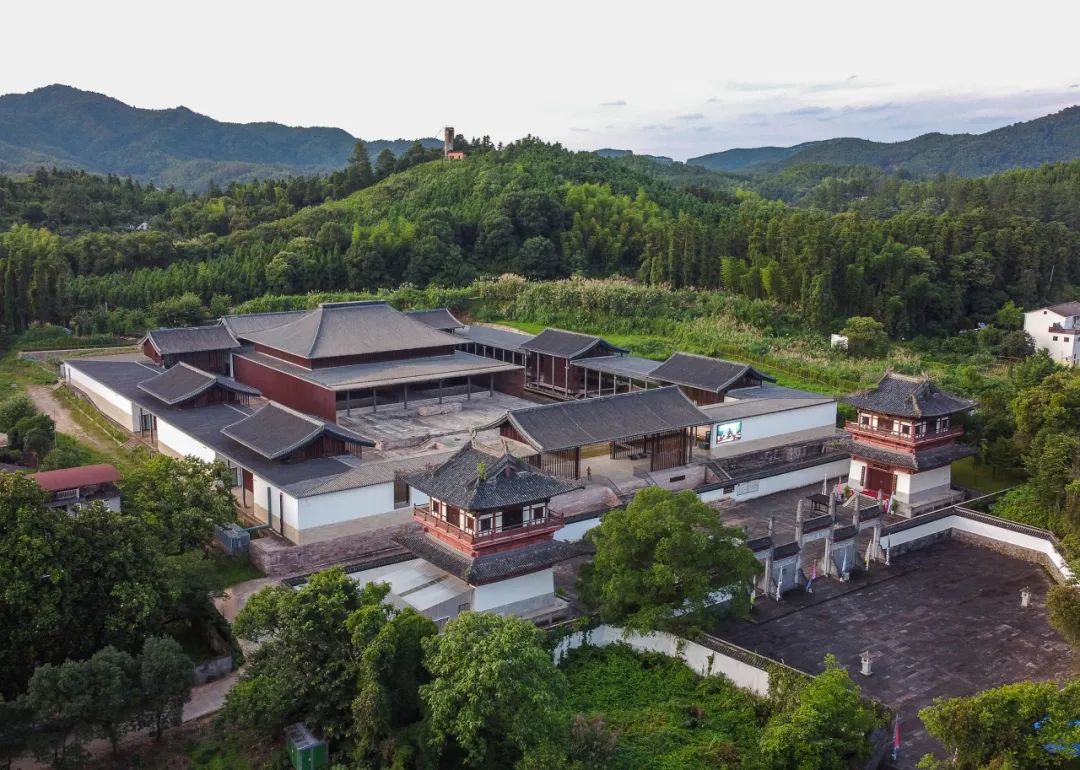 A scenic view of Yingtan Longhushan Gu Jianzhuqun