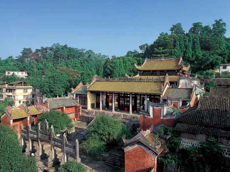 A scenic view of Yiyang Meicheng Wenwu Miao Gujianzhuqun