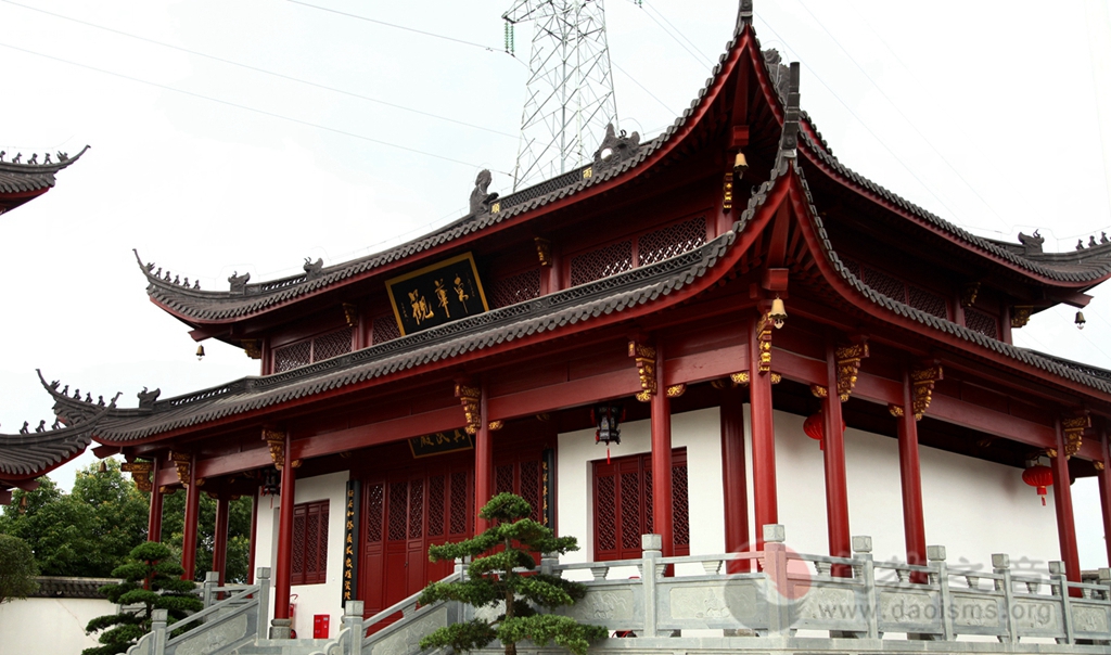 A scenic view of Yiyang Meicheng Wenwu Miao Gujianzhuqun