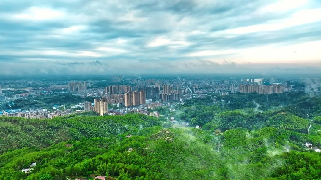 A scenic view of Yiyang Yaozilun Chunqiu Muqun