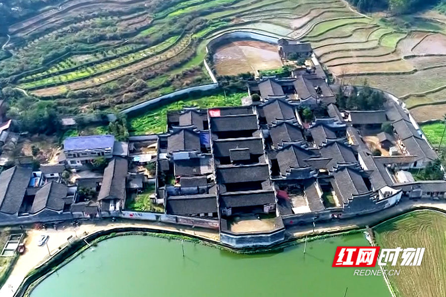 A scenic view of Yongzhou Lianxi Guli Gujianzhuqun