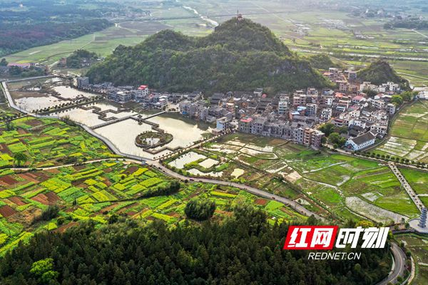 A scenic view of Yongzhou Lianxi Guli Gujianzhuqun