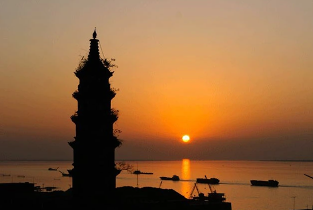 A scenic view of Yueyang Cishita