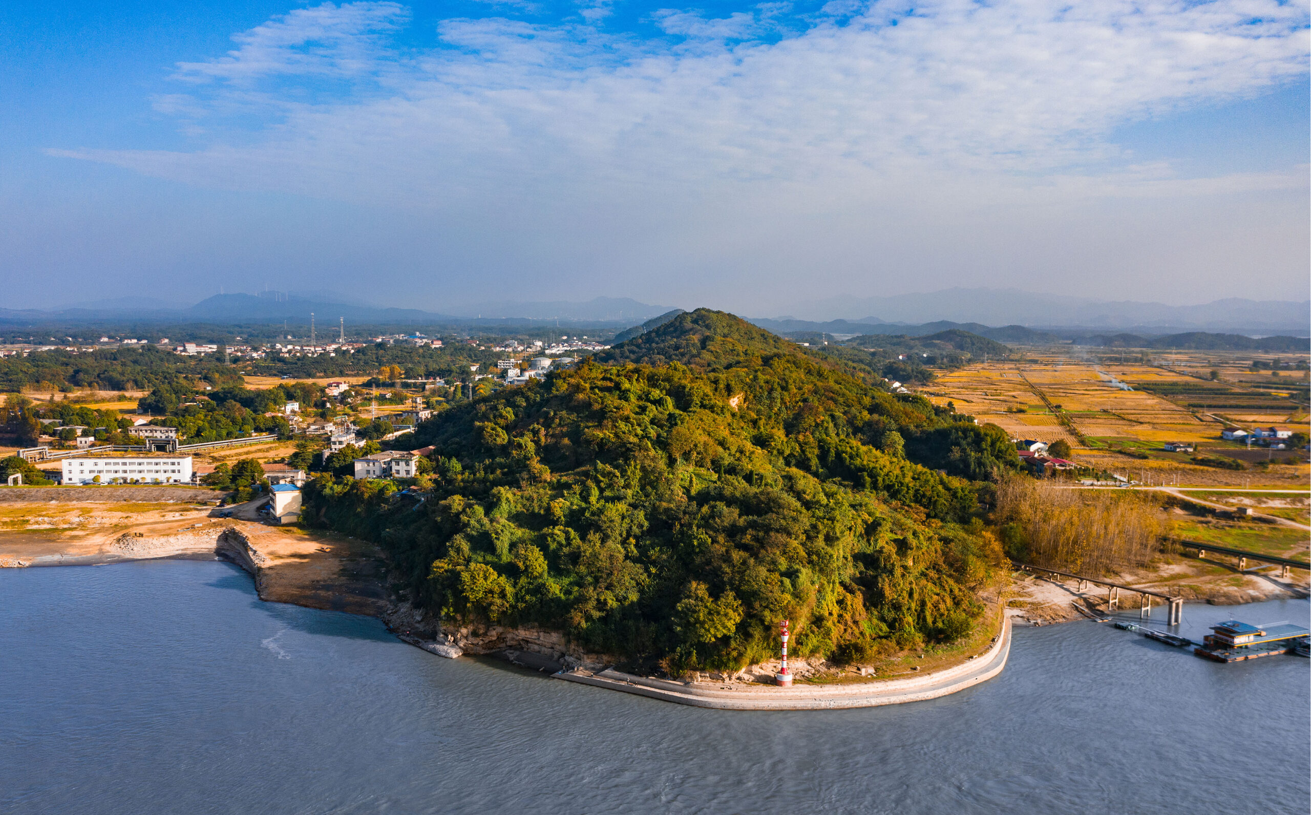 A scenic view of Yueyang Dajit Yizhi