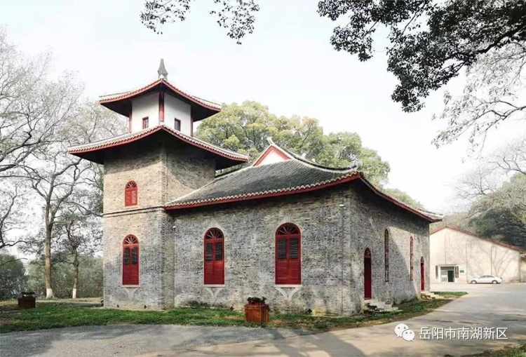 A scenic view of Yueyang Jiaohui Xuexiao