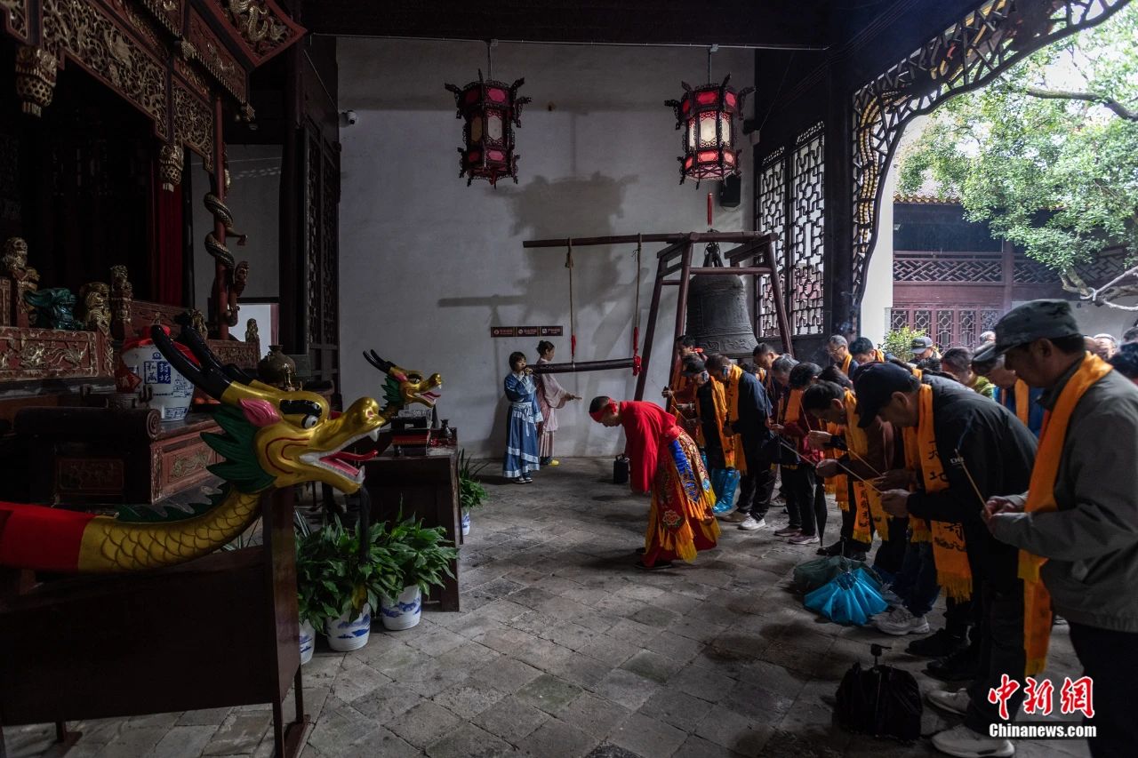 A scenic view of Yueyang Longjiaoshan Duishimuqun