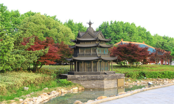 A scenic view of Yueyang Miluoshan Muqun